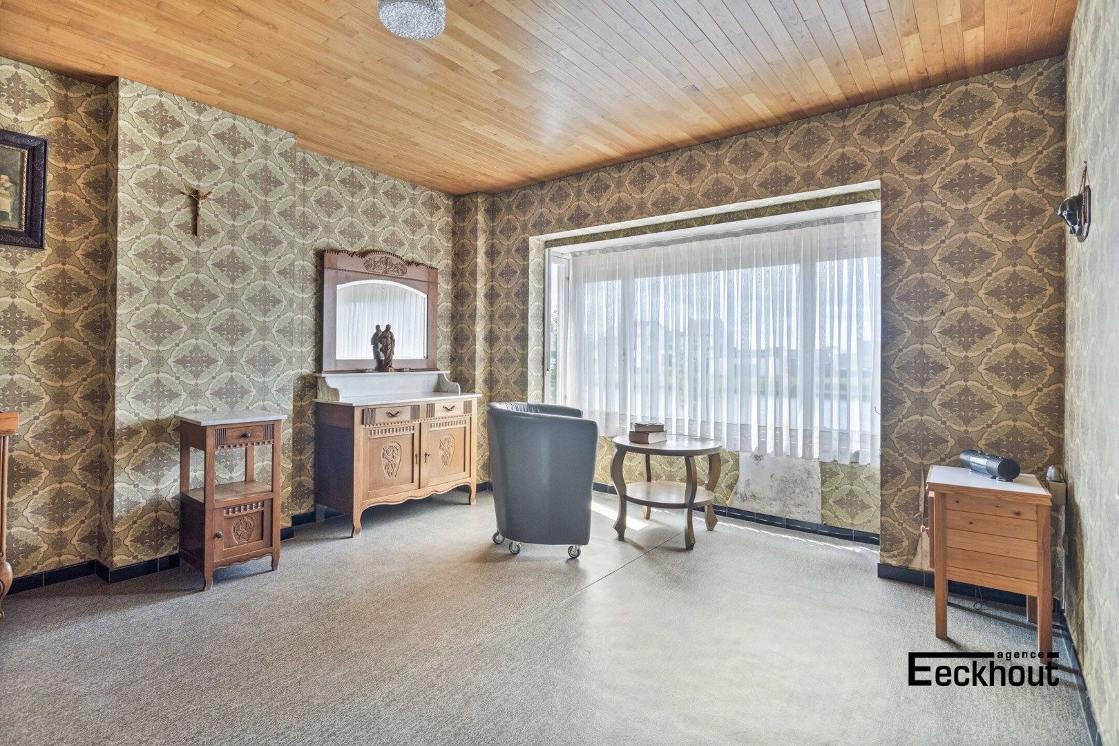 Ruime te renoveren woning met achterliggende atelier/garage en open zicht op kanaal Oostende - Brugge foto 9