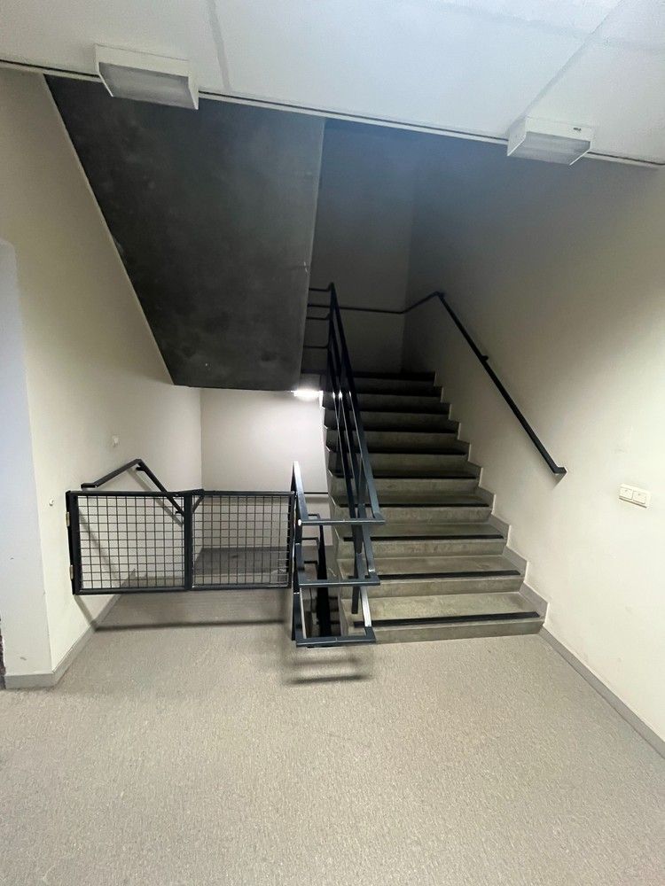 440 m² kantoor + 8 parkings foto 30