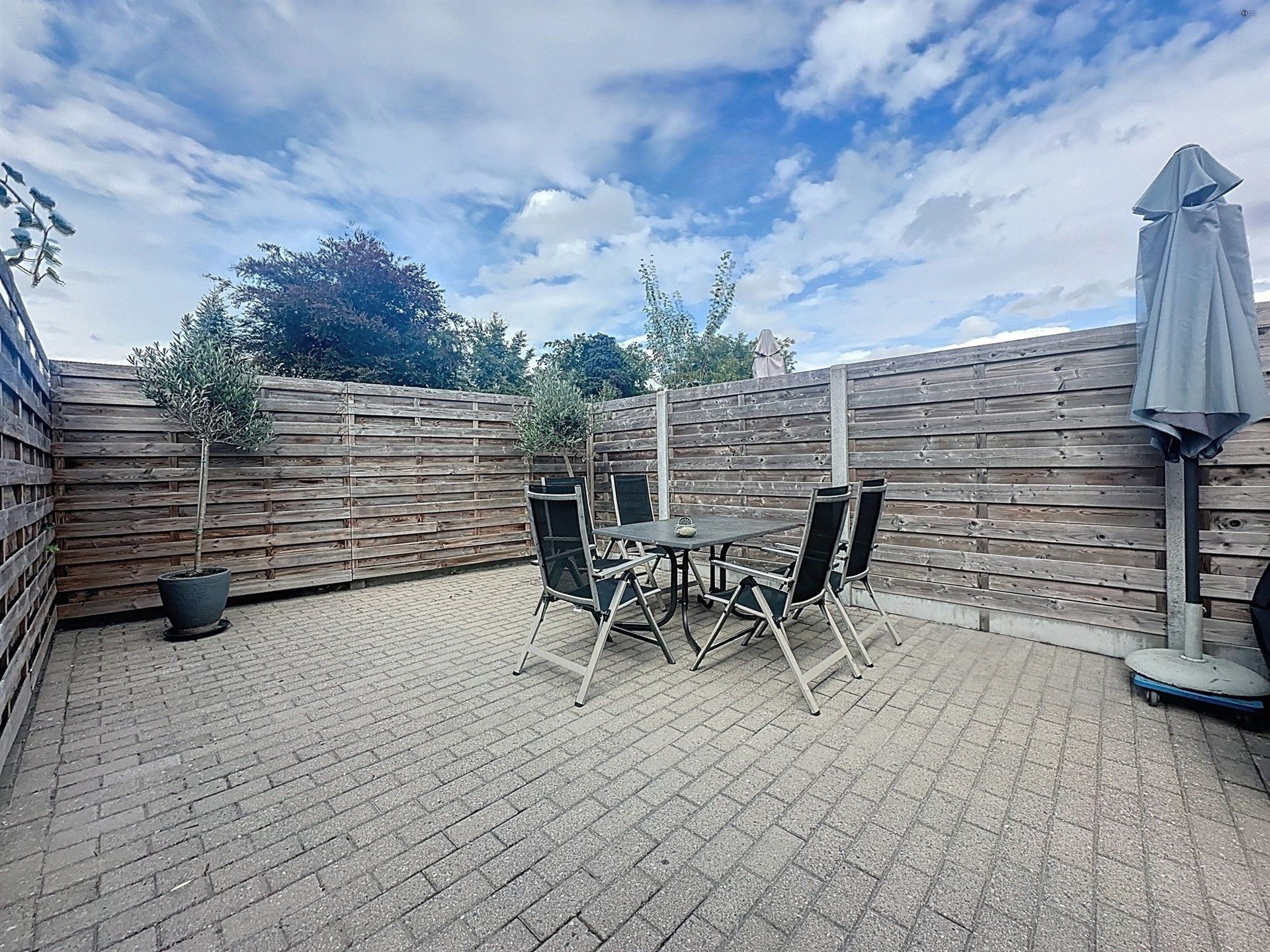 prachtige instapklare woning met stadstuin in Beveren Centrum! foto 17