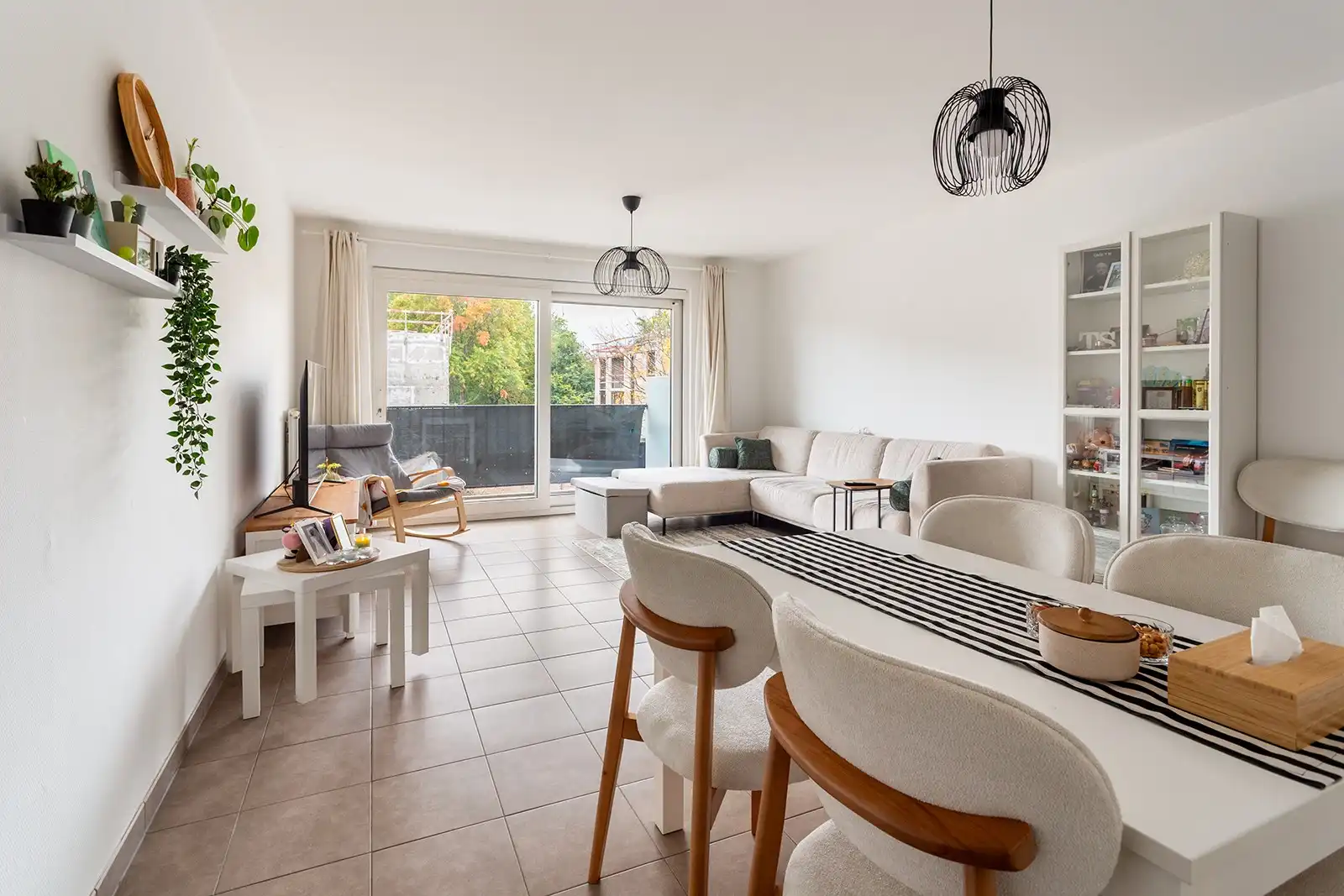 Gezellig 2-slaapkamerappartement met terras en staanplaats foto {{pictureIndex}}