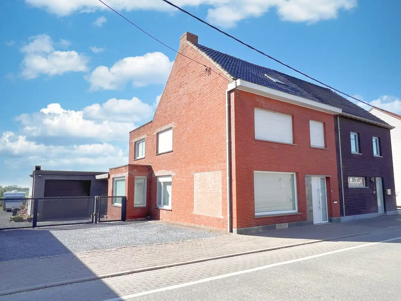 Unieke gezinswoning (4/5 slpks) met loods en tuin! foto 2