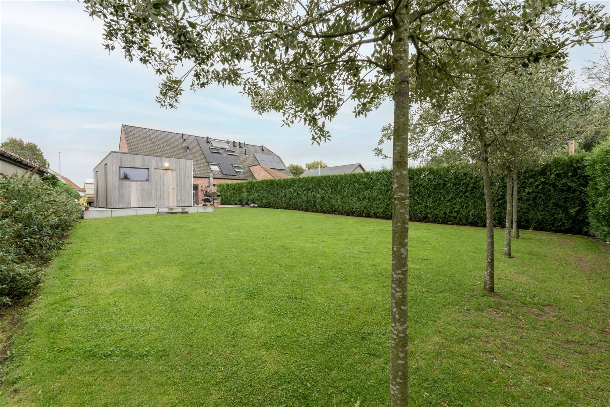 Charmante gezinswoning met 3+1 slaapkamers en praktijkruimte in de tuin foto 21