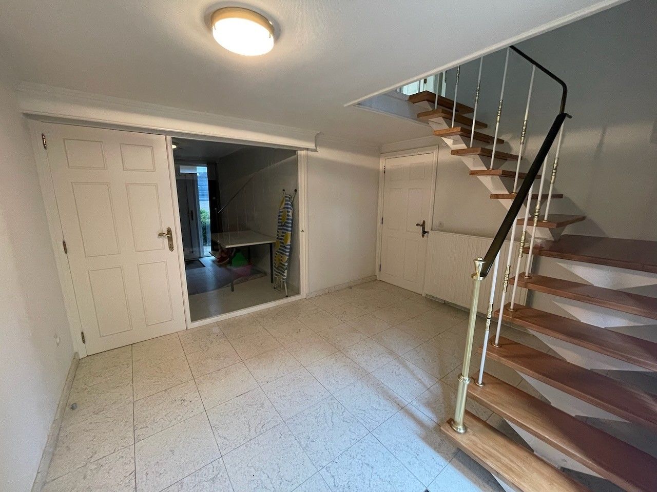 Genk, Jan Habexlaan 10: Bel-etage woning met 3 ruime slaapkamers, kantoorruimte, garage en mooie tuin vlakbij Genk-centrum! foto 5