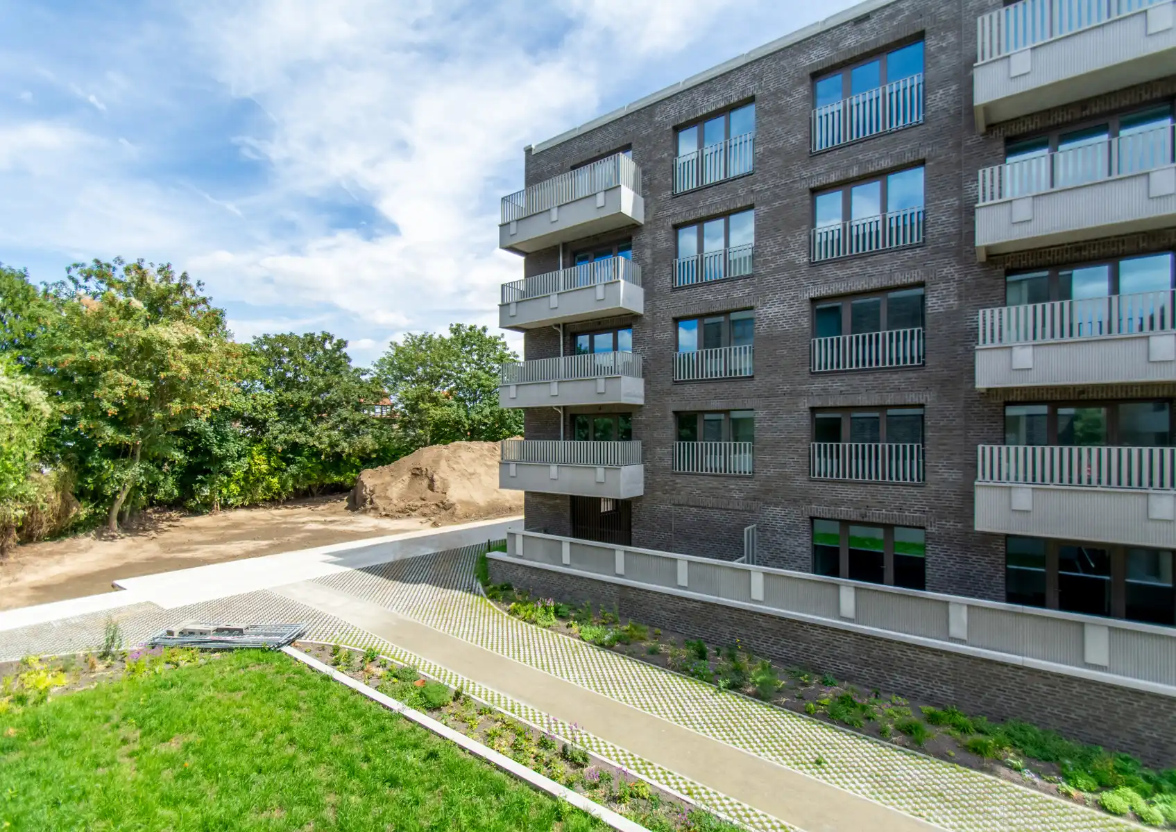 Rustig en comfortabel 3slpk appt. met terras en park  foto 4
