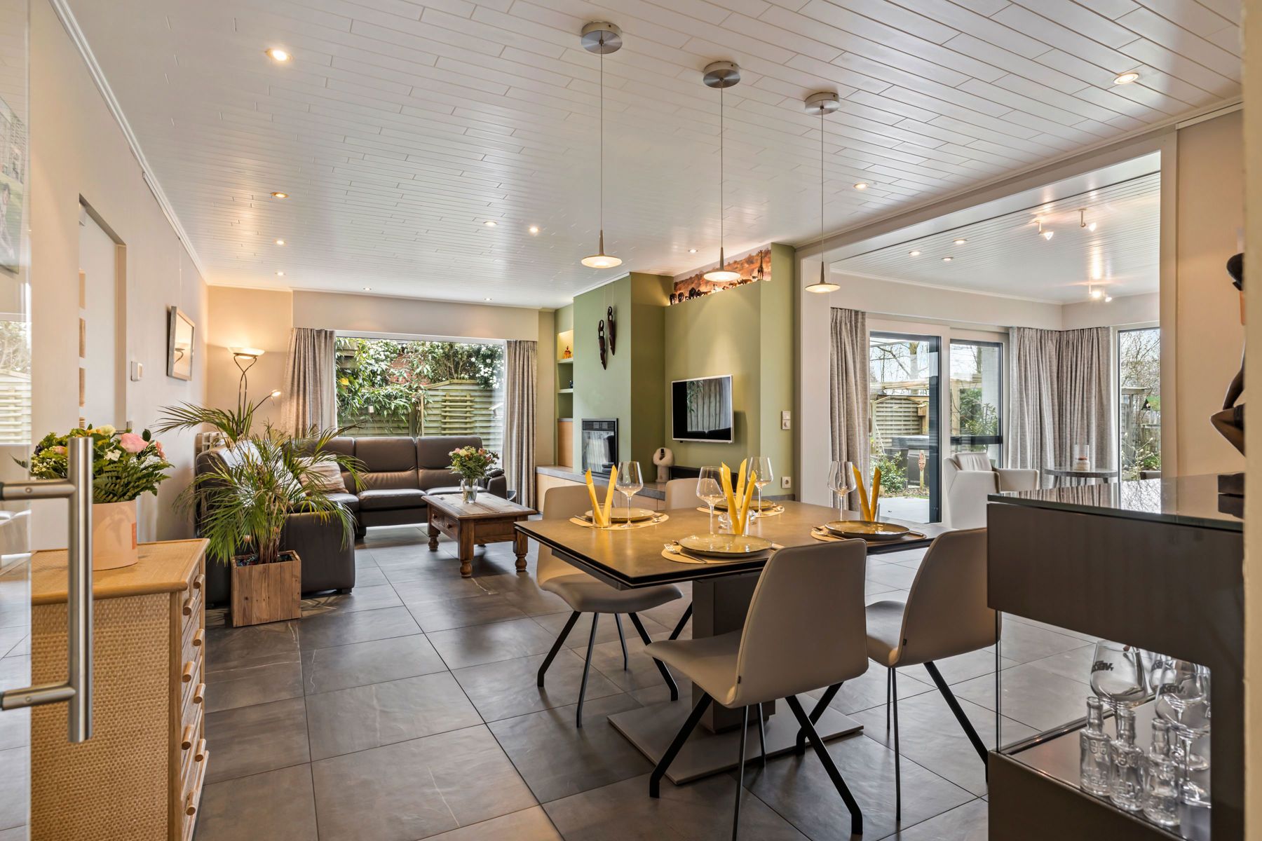 Instapklare bungalow met prachtige tuin, 4 slpks en garage foto 6