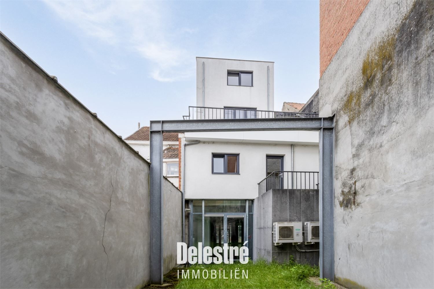 MODERN INSTAPKLAAR COMMERCIEEL GELIJKVLOERS BEVERSTRAAT foto 2