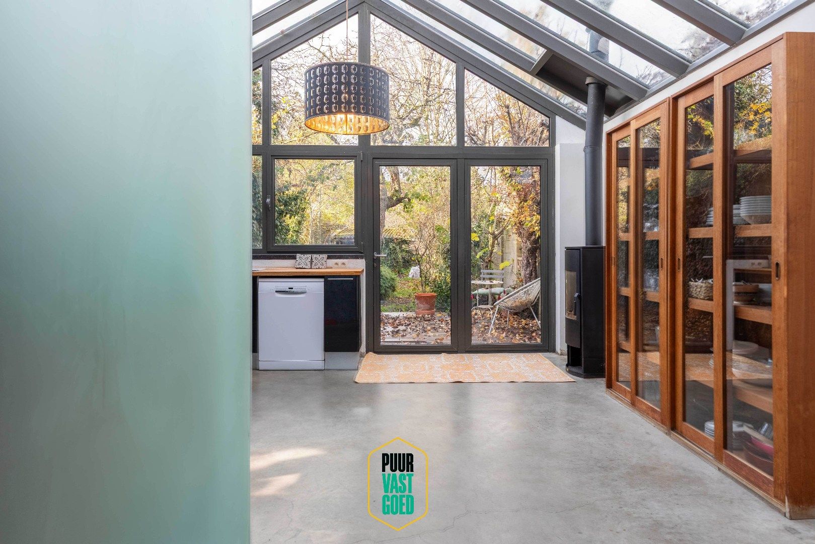 Karaktervolle burgerwoning met 5 slaapkamers en zonnige tuin, nabij de Kruispoort. foto 13