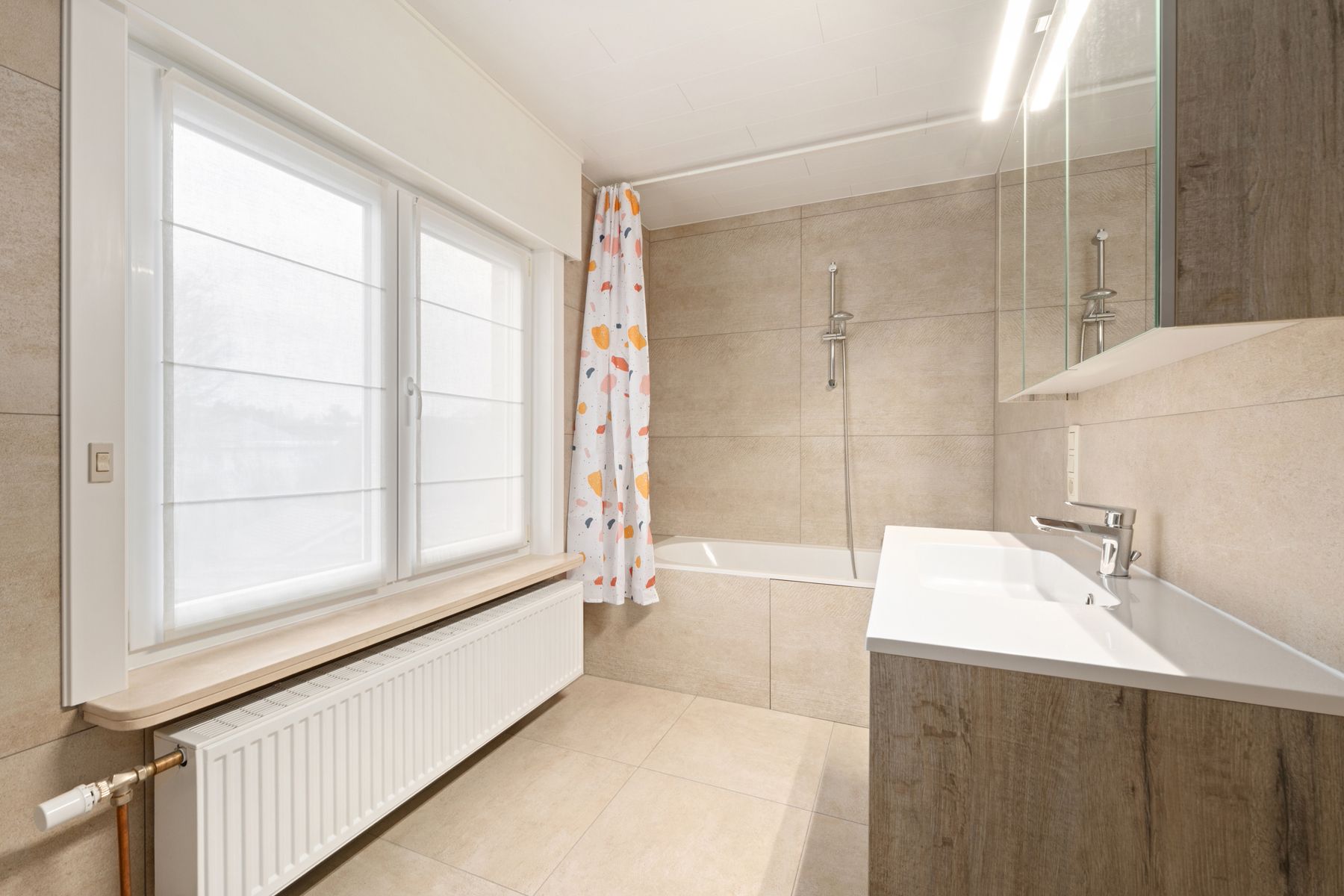 Rustig en centraal gelegen instapklare woning met garage. foto 15