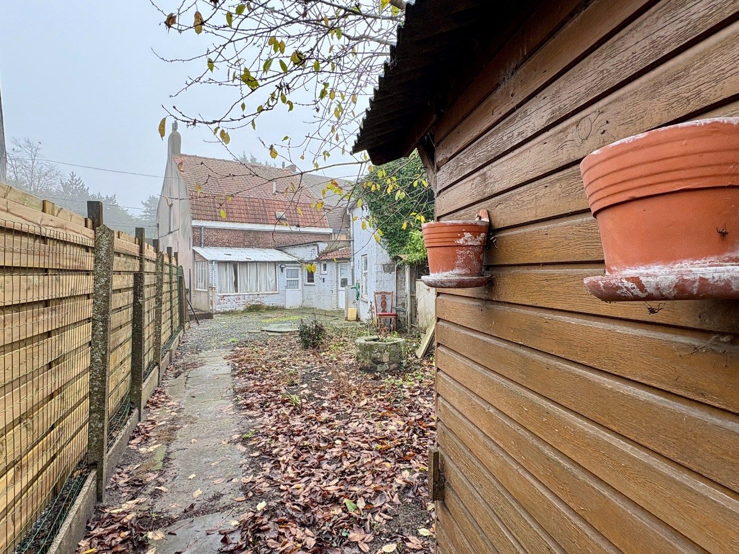 Hoofdfoto van de publicatie: Renovatieproject op 767 m², met garage en uitweg.