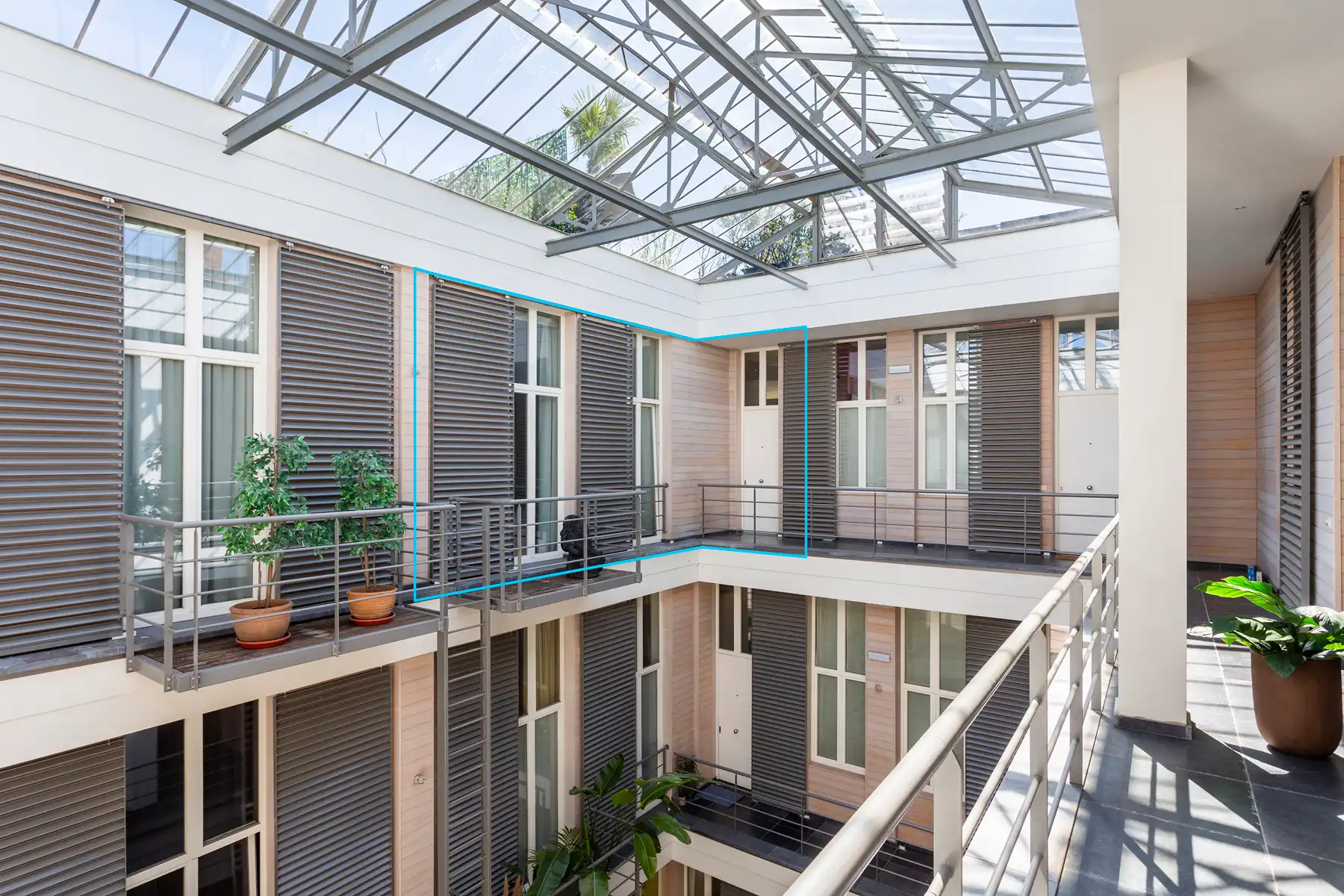 Ruime loft met 2 slaapkamers op centrale locatie foto 9
