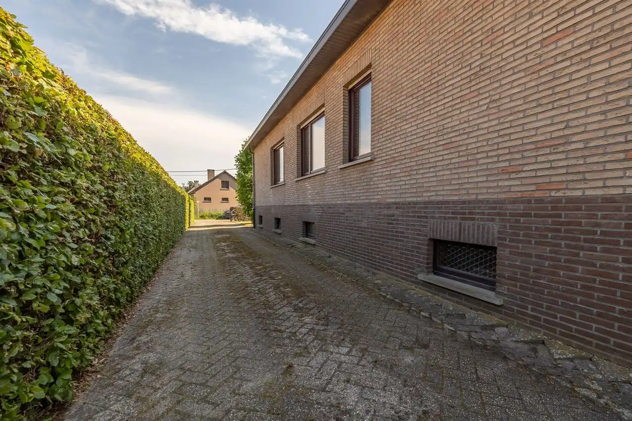 Retrokarakter, diepe tuin en bosgevoel achteraan foto 36