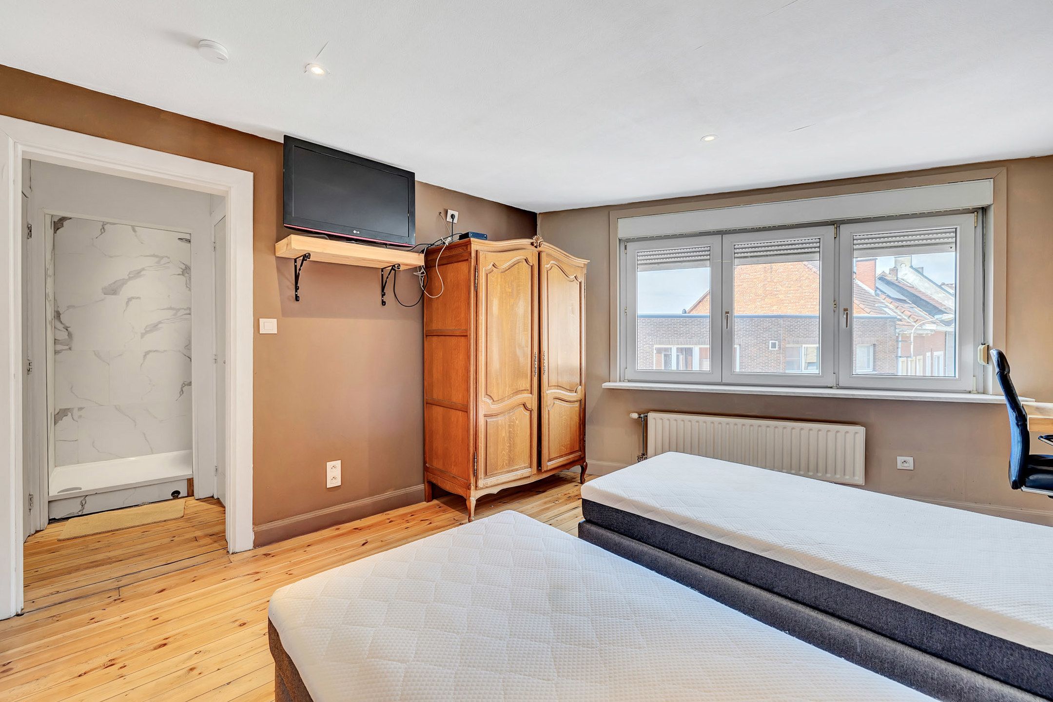 Instapklaar triplex of opbrengsteigendom met 5 slpks  foto 20