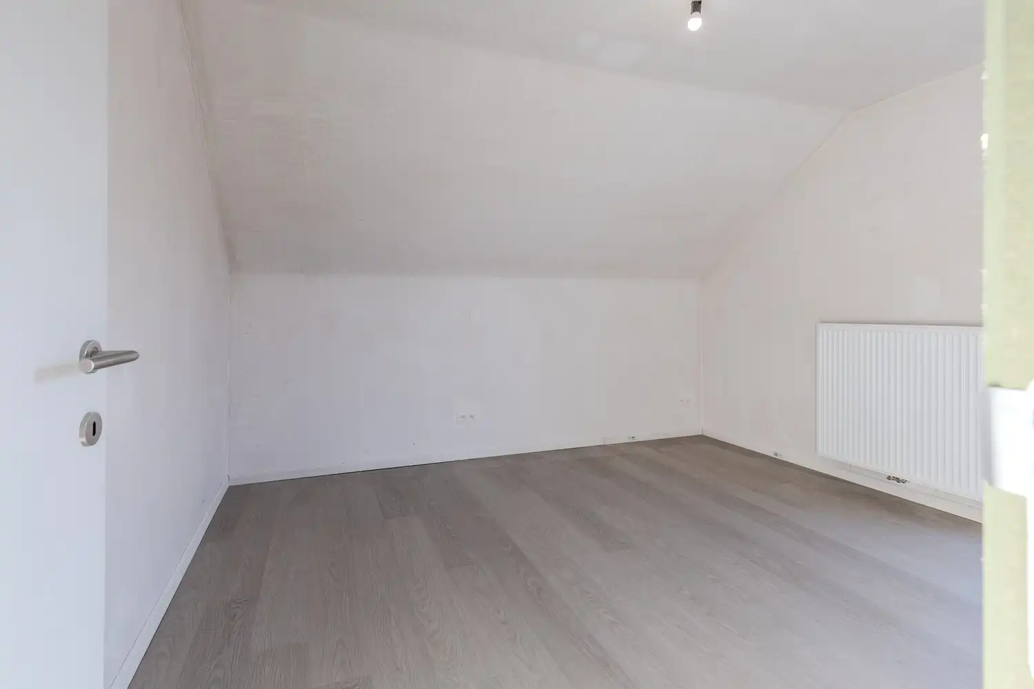 Hedendaagse nieuwbouwwoning met drie slaapkamers op rustige ligging in Neeroeteren foto 22