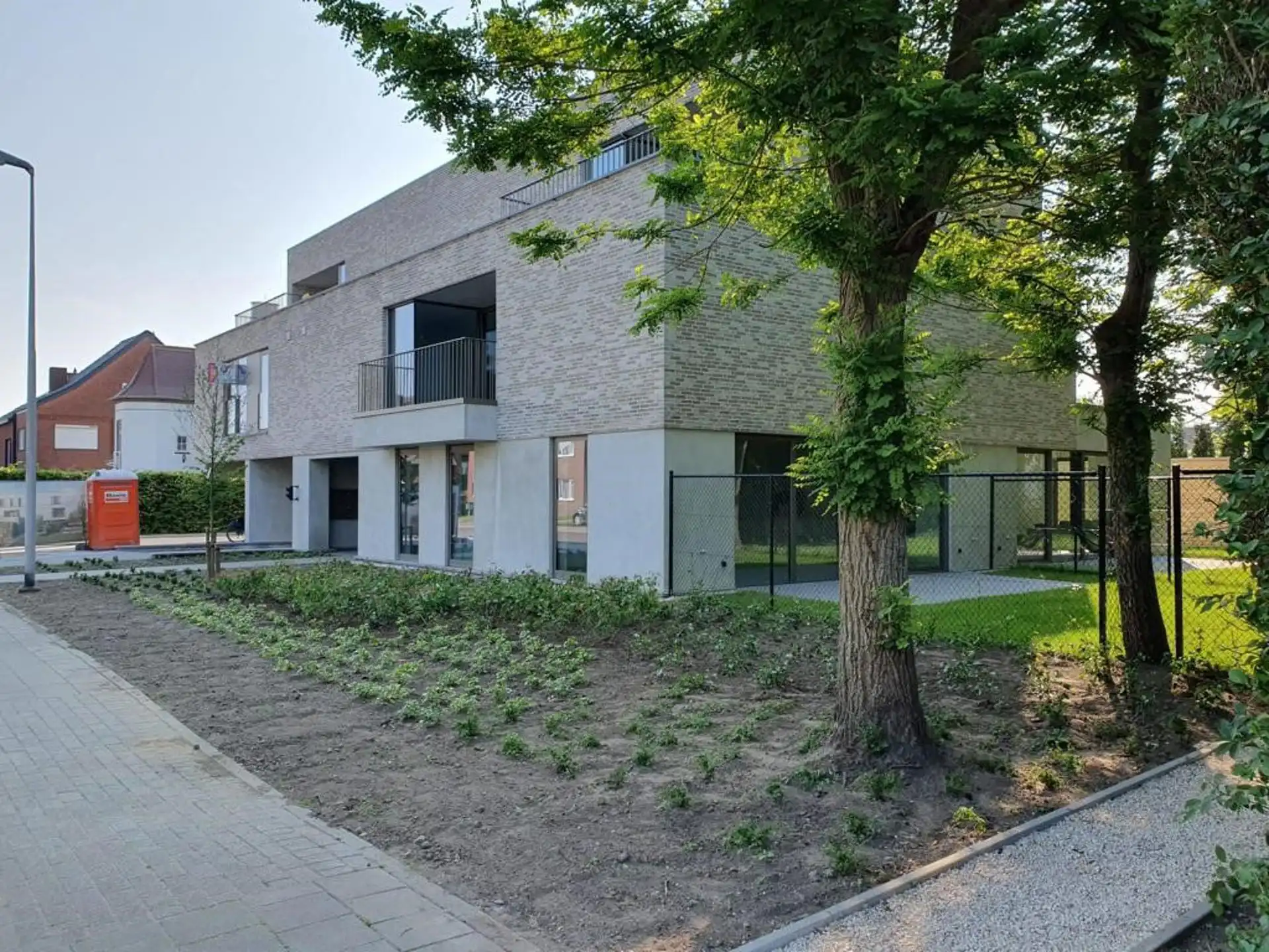 NIEUWBOUWAPPARTEMENT 1ste  verdieping  1 Slaapkamer + terras foto {{pictureIndex}}