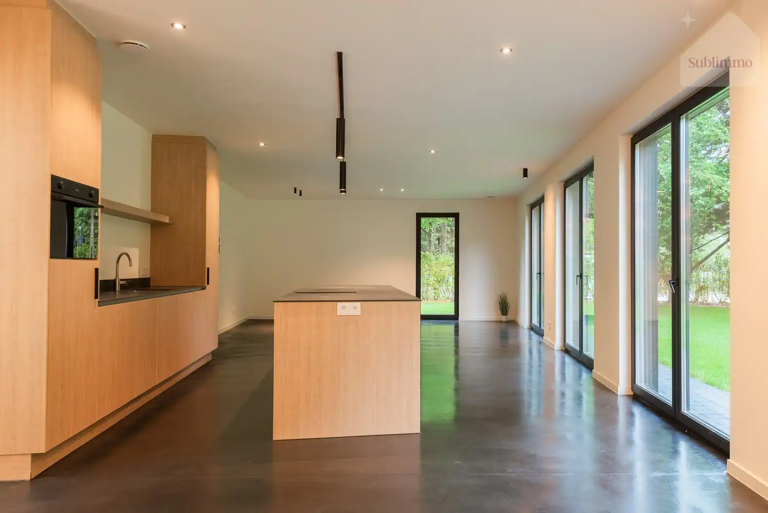 Volledig gerenoveerde karakterwoning met prachtige aangelegde tuin, polyvalente ruimte en 3 slaapkamers foto 5