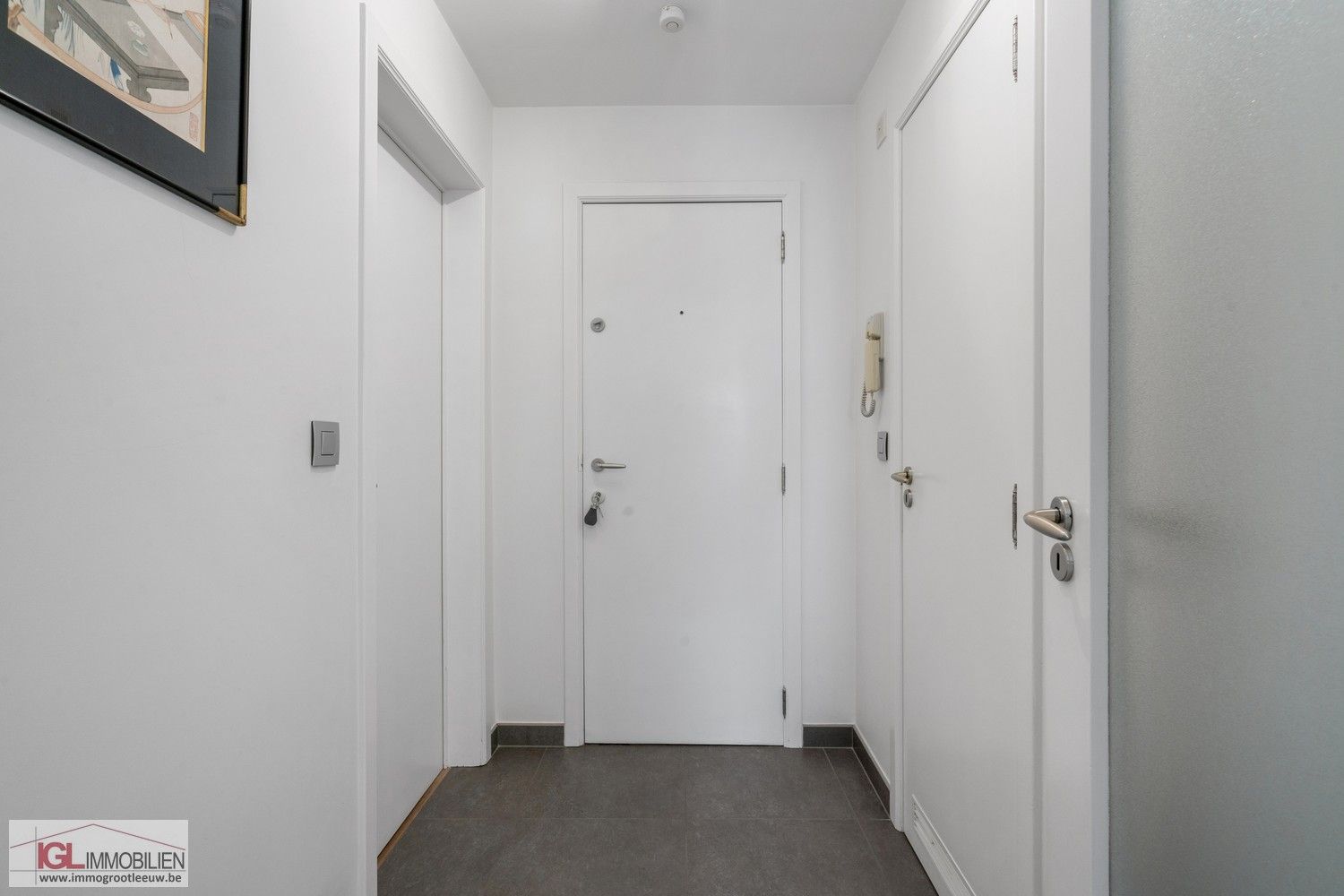 Modern appartement met 2 slaapkamers en garage! foto 6
