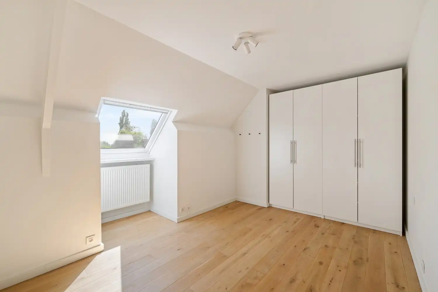 Mooie villa met 4 slaapkamers op 1.335 m² foto 14