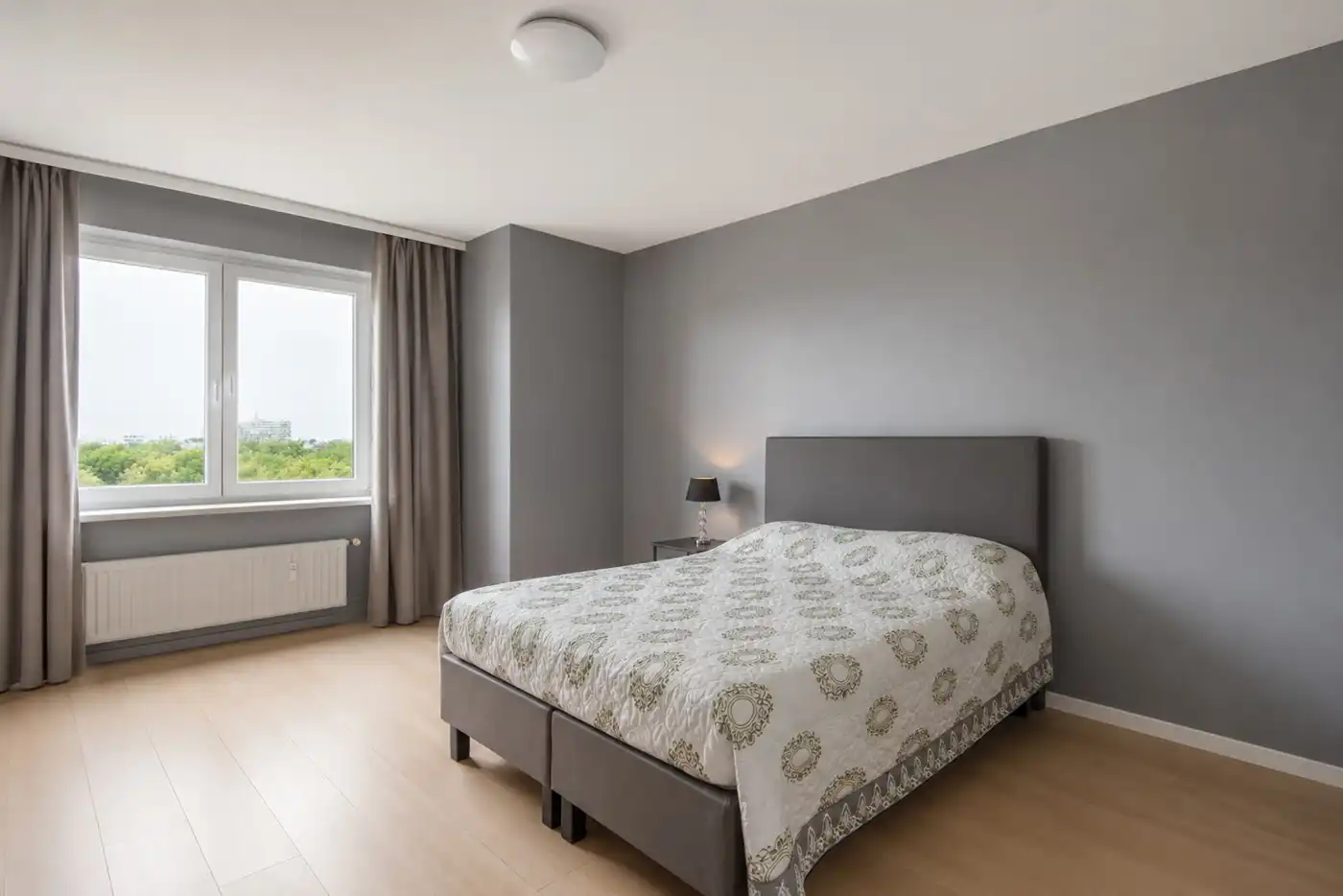 Ruim 3-slpk. appartement met terras en prachtig zicht in Berchem foto 10