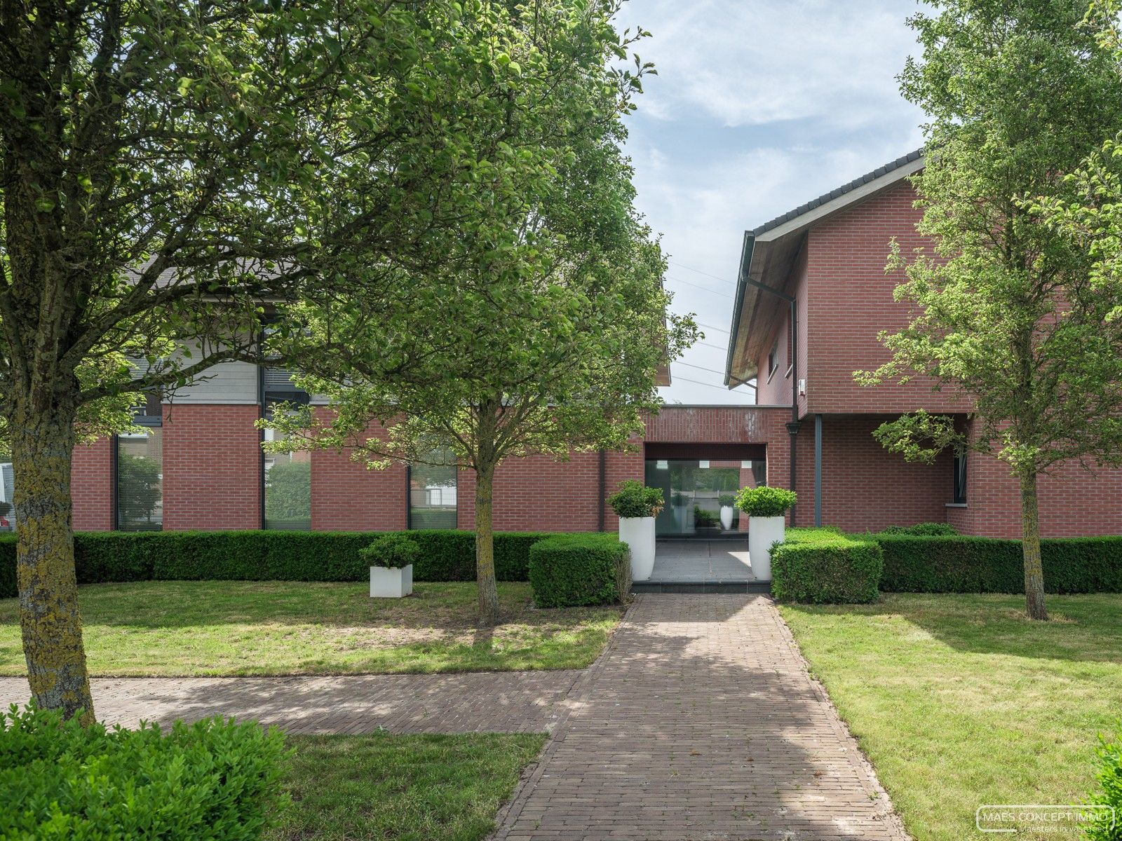 Villa en kantoor vlak bij het centrum van Anzegem foto 15