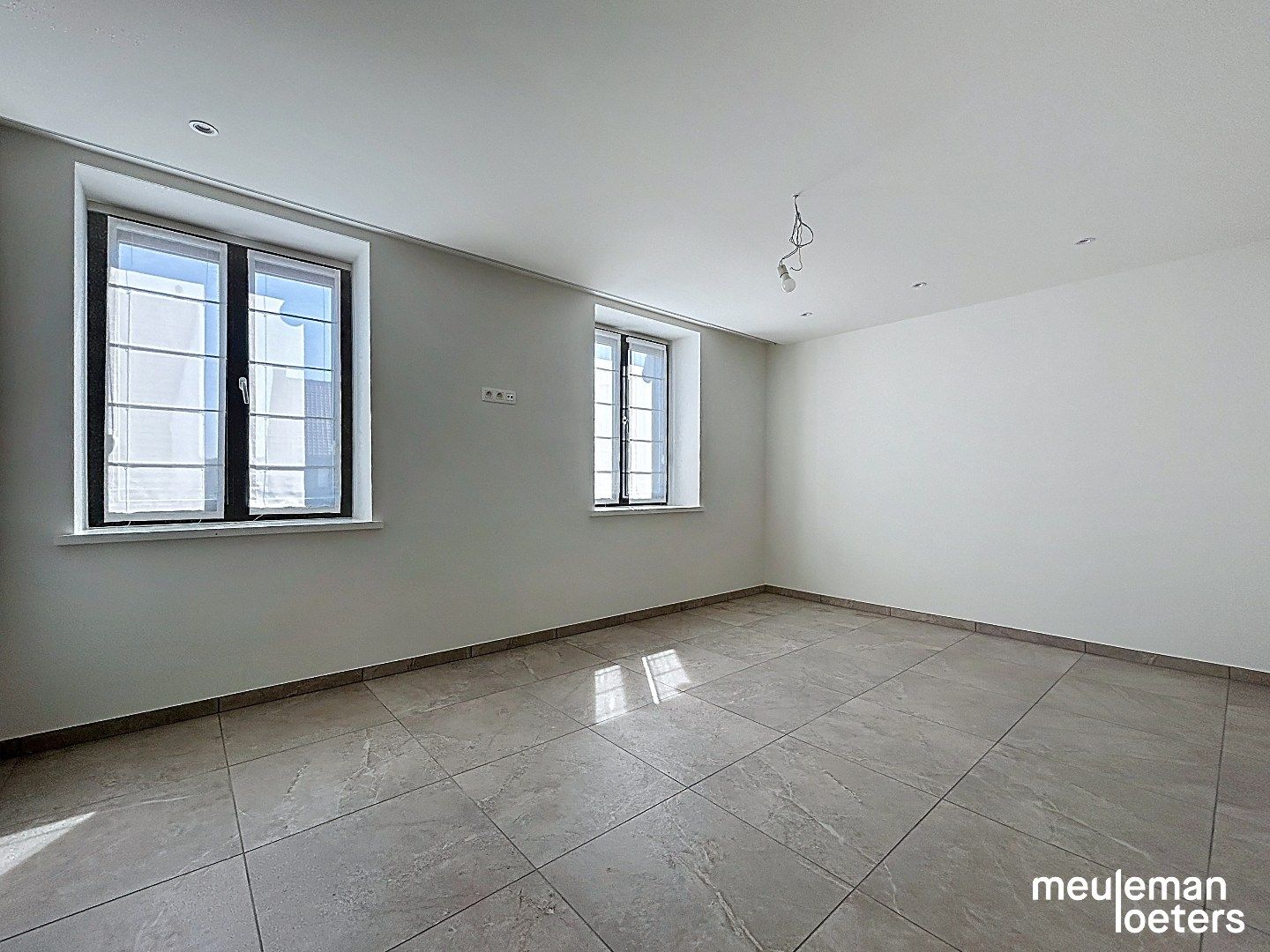 Ruim nieuwbouwappartement met garage foto 9