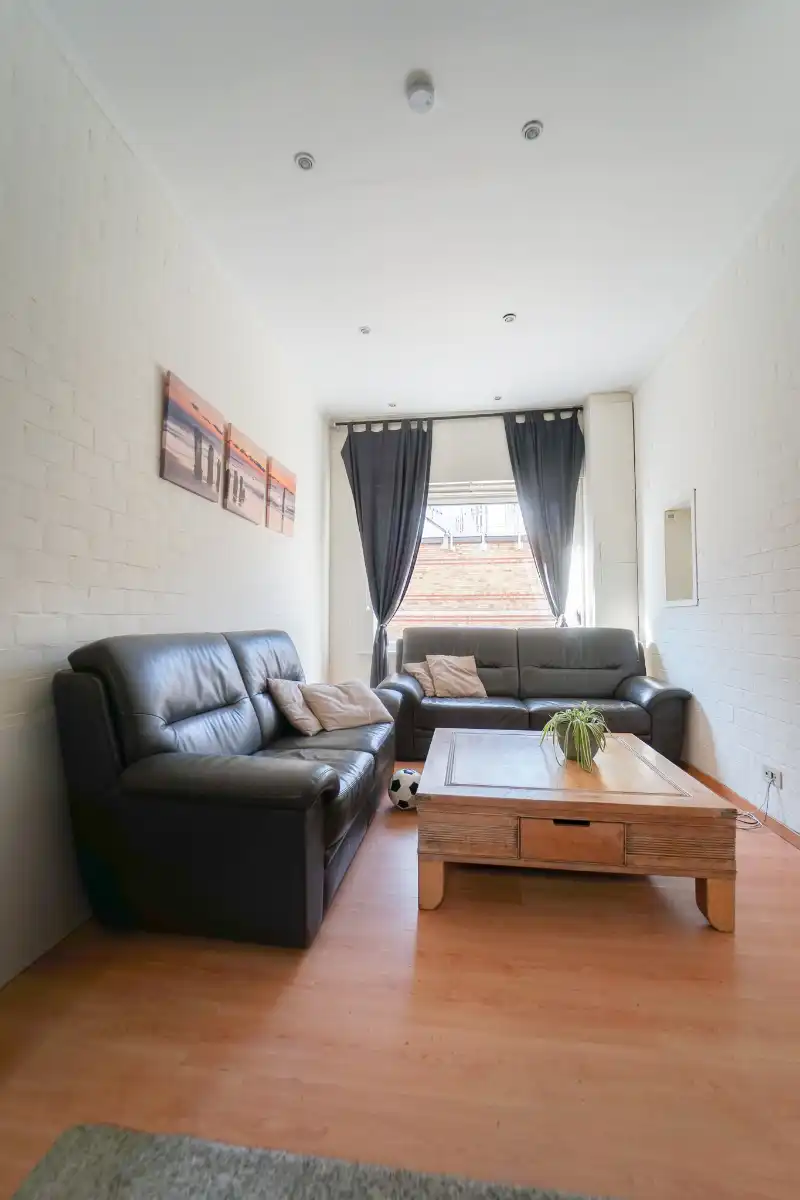 Instapklare rijwoning met 4 slaapkamers! foto 3
