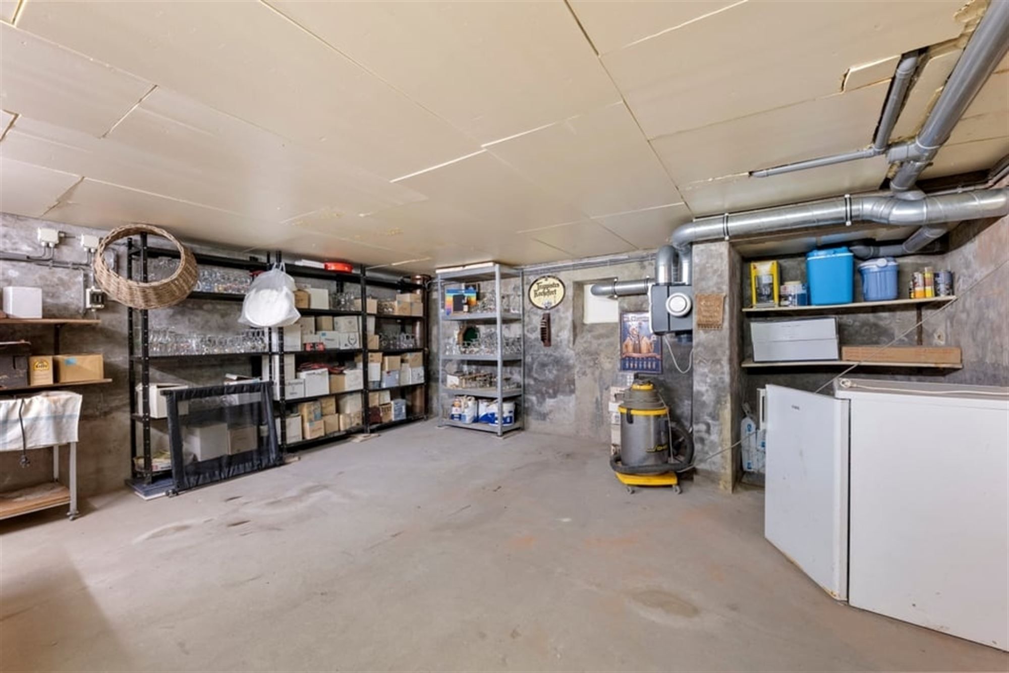 VERRASSEND RUIME GEZINSWONING MET GARAGE IN HEERS  foto 18