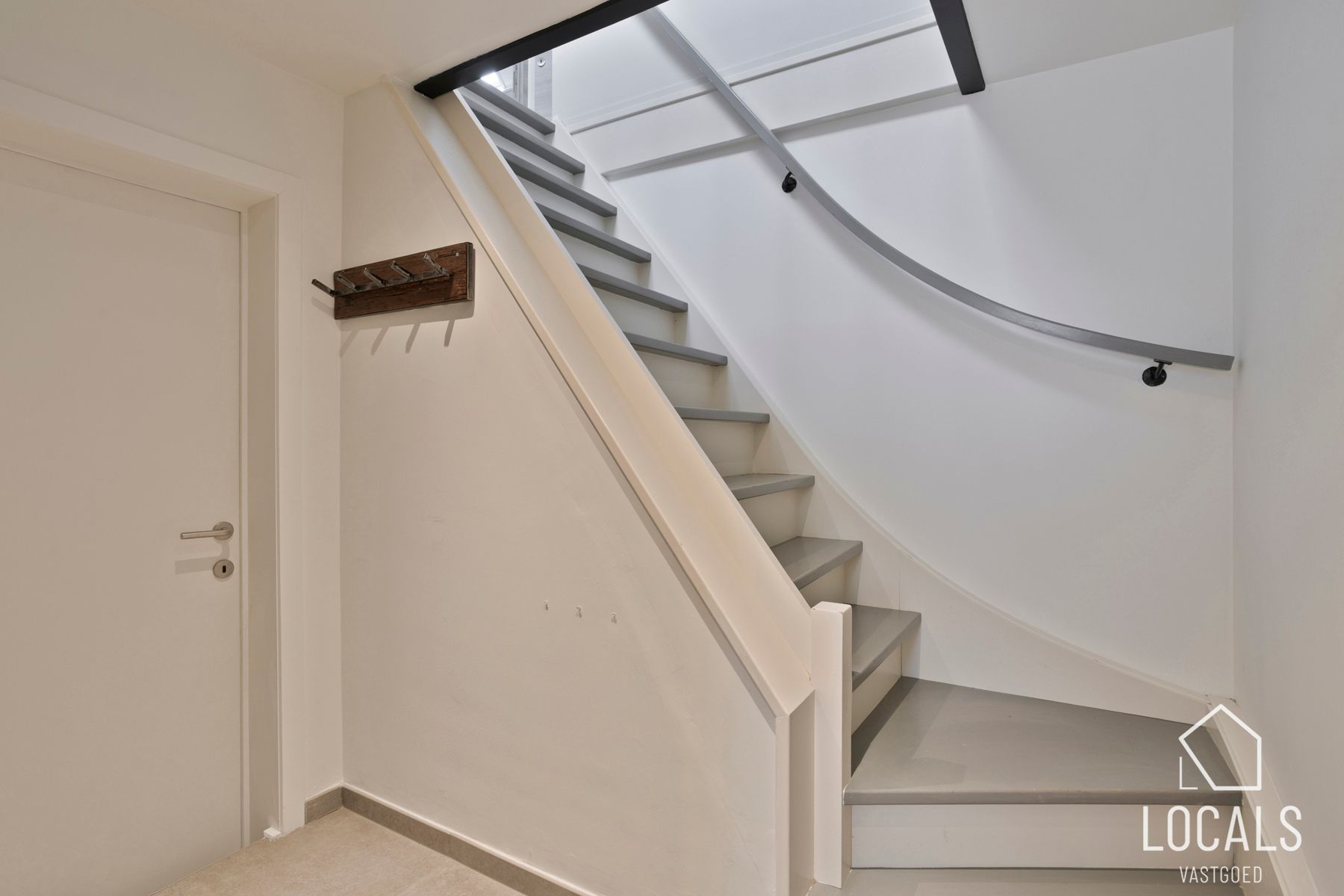 Volledig gerenoveerde halfopen bebouwing in Denderhoutem foto 7