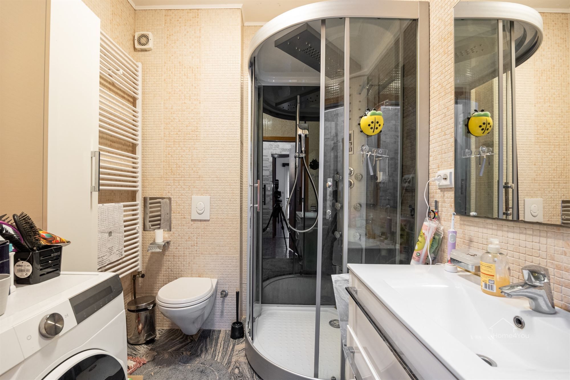 Ruime bel-étage foto 10