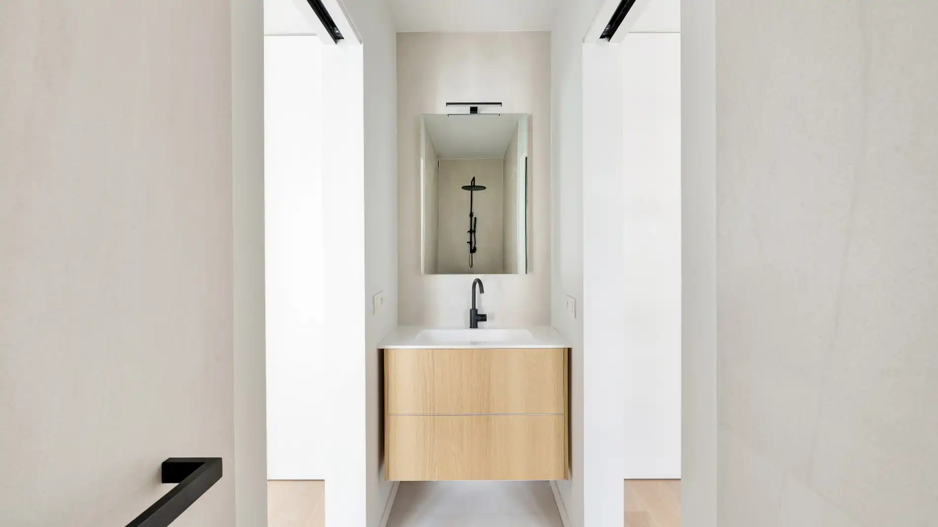 Mooi gerenoveerd, zuidwest georiënteerd HOEKappartement centraal gelegen op de Lippenslaan te Knokke. foto 21