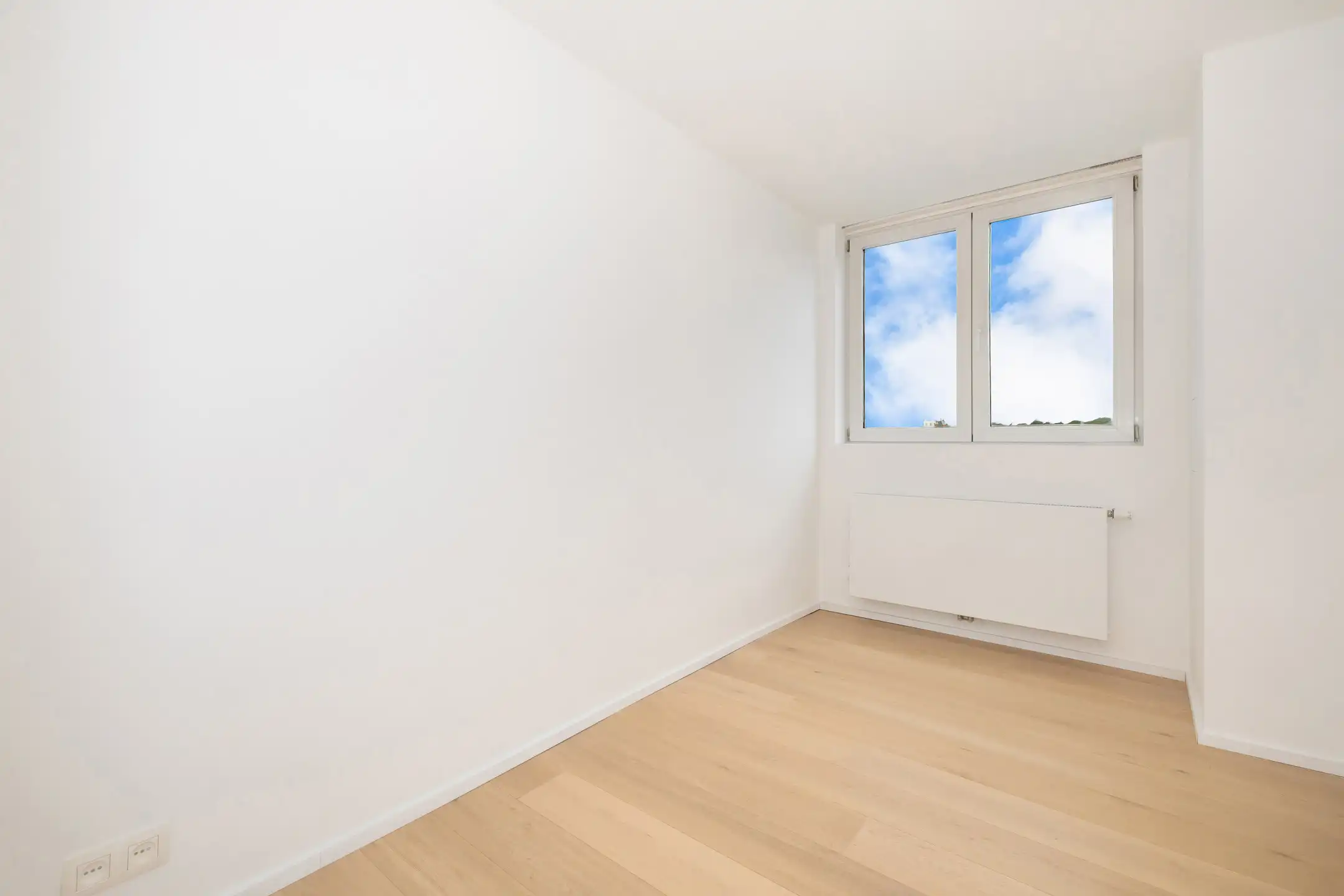 Prachtig gerenoveerd 2slpk appartement, parking en kelder foto 15