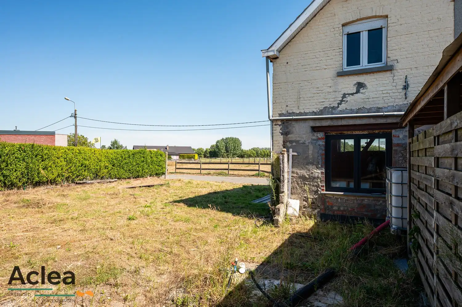 Volledig te renoveren woning met uitbreidingsmogelijkheden en open zichten foto 14