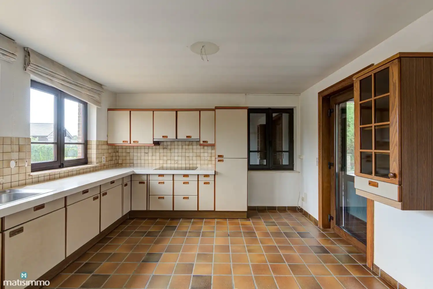 ZEER RUIME GEZINSWONING MET 4 SLAAPKAMERS, GARAGE EN TUIN TE BILZEN foto 11
