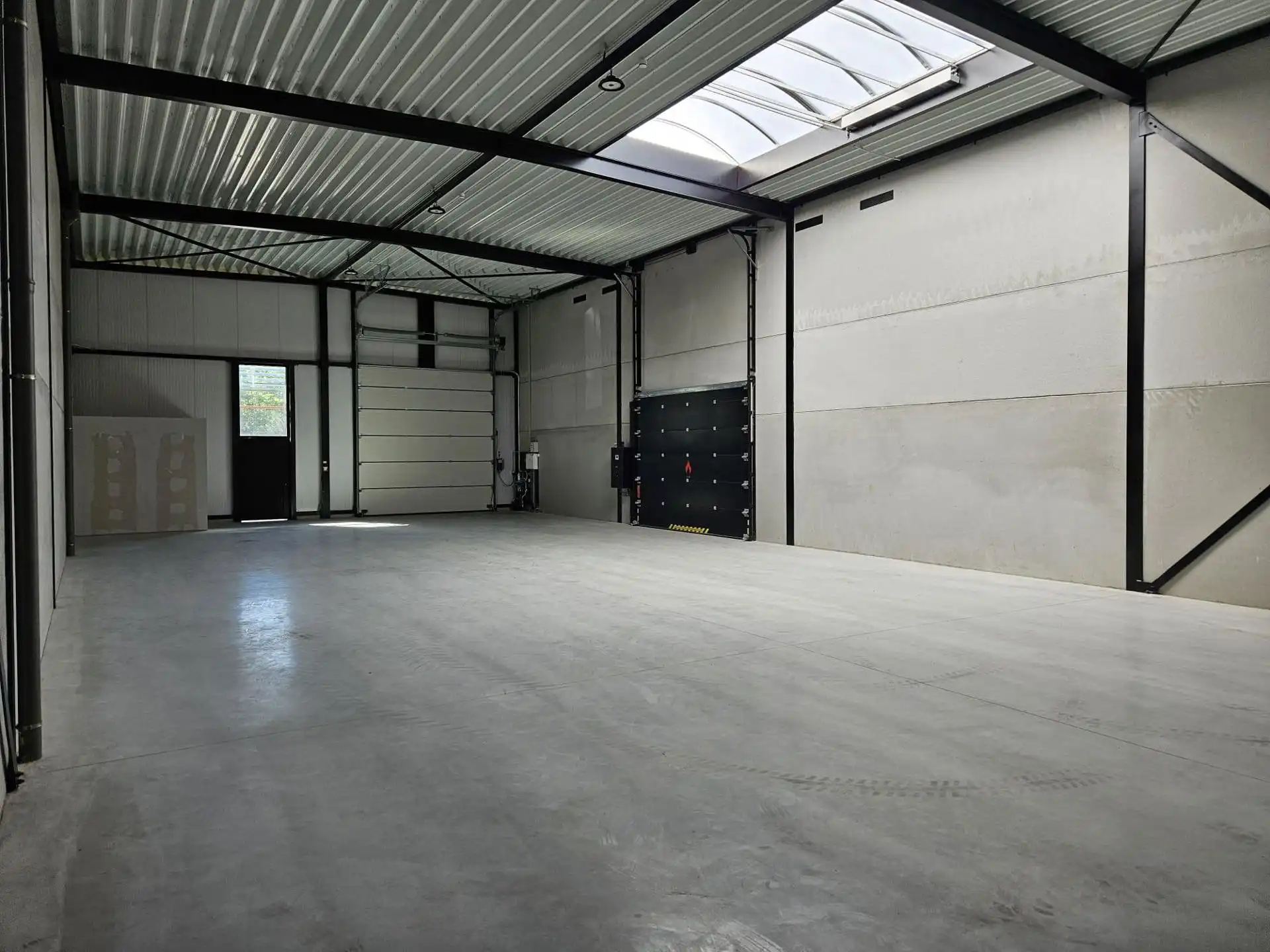 TE HUUR HASSELT KMO-unit 290m² foto 3