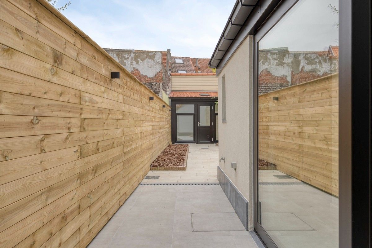 Gerenoveerde gezinswoning met ruim, hartje Ledeberg foto 27