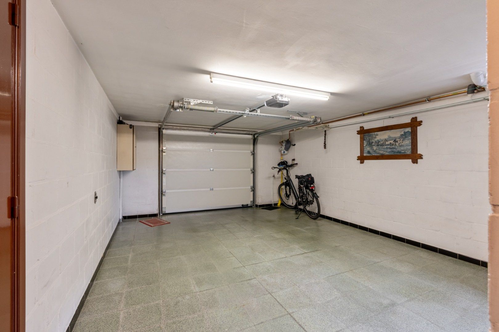 Goed onderhouden split-levelgezinswoning met paardenstallen op een riant perceel van maar liefst 68a79ca!  foto 25