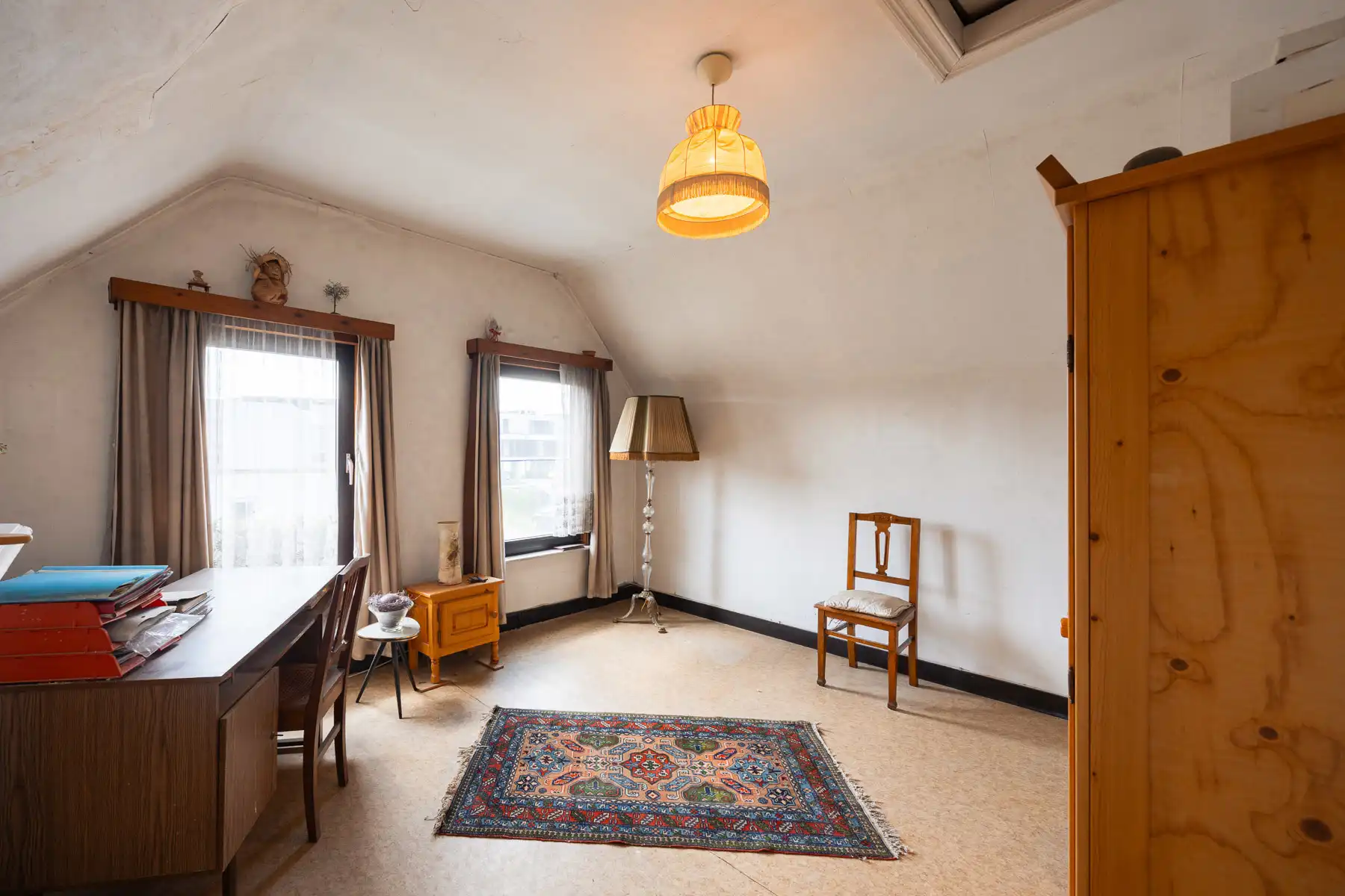 Charmante te renoveren halfopen woning met veel potentieel foto 15