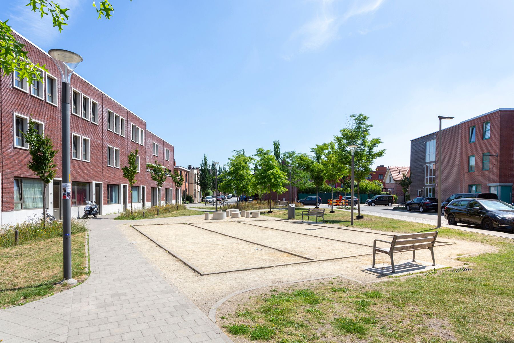 Totaalreno woning met prachtige tuin in een rustige woonwijk foto 18