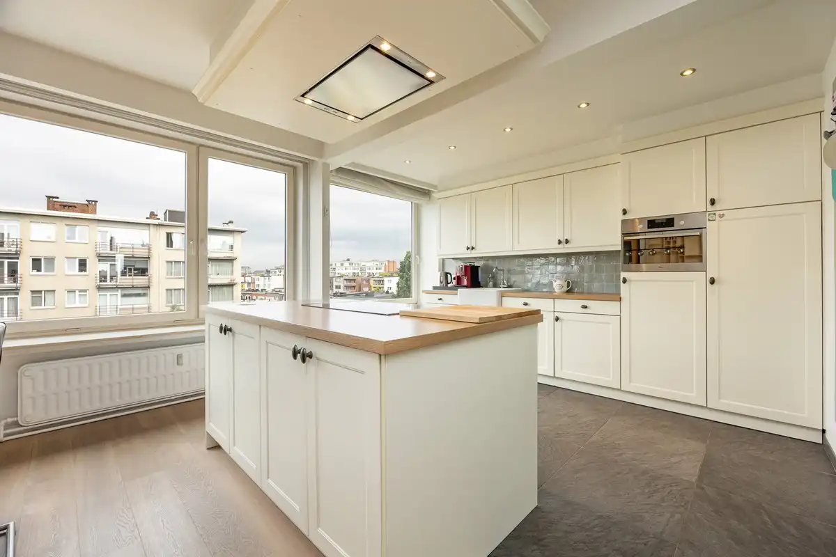 Zeer ruim en lichtrijk appartement te koop foto 8