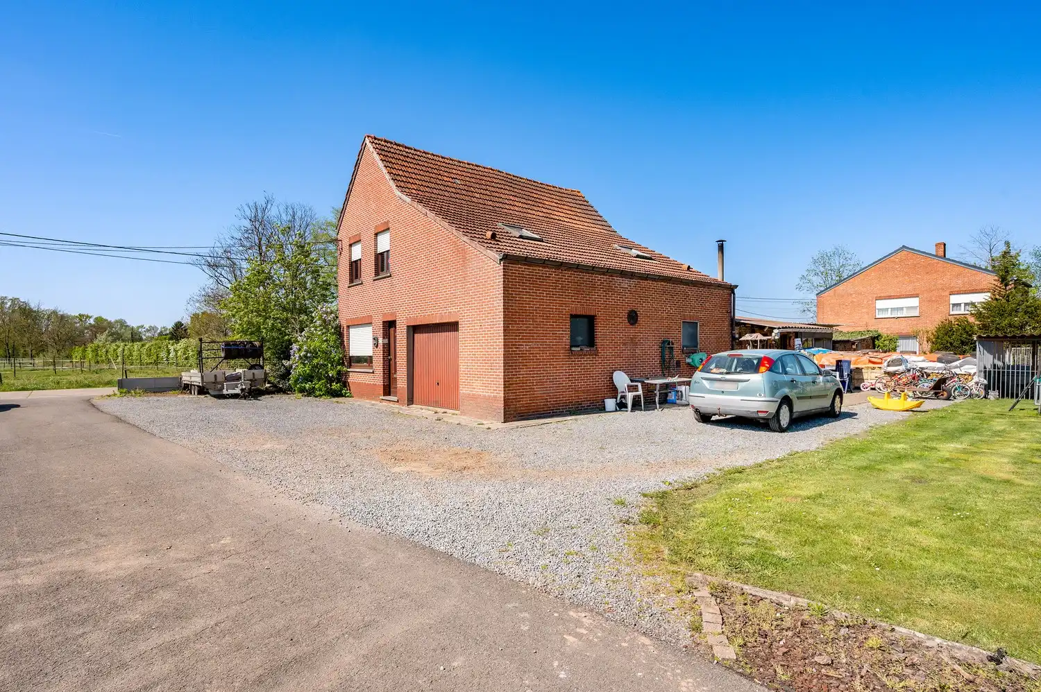 Open bebouwing met ruime tuin en tal van mogelijkheden foto 4