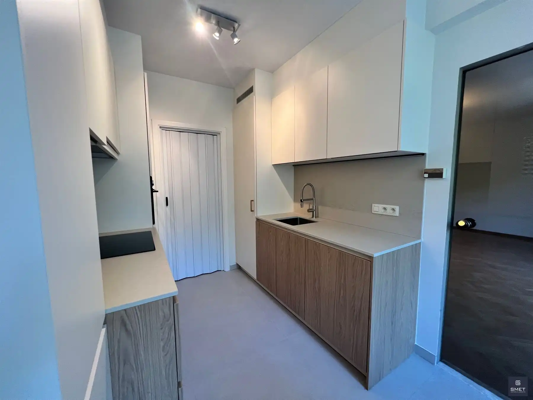 LICHTRIJK GERENOVEERD APPARTEMENT OP TOPLOCATIE foto 16