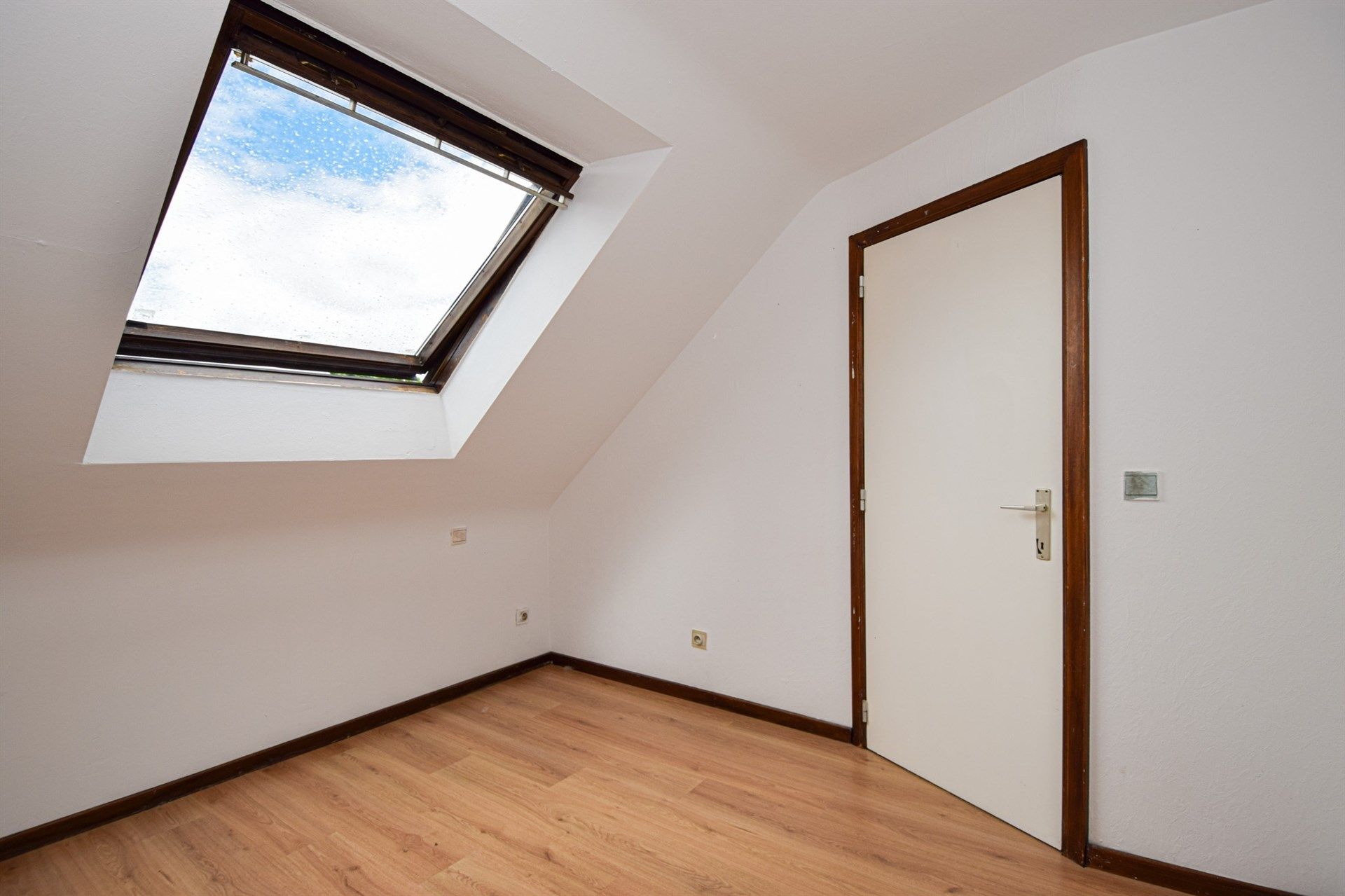 Uitstekend gelegen opbrengsteigendom bestaande uit handelsgelijkvloers + duplex appartement foto 17