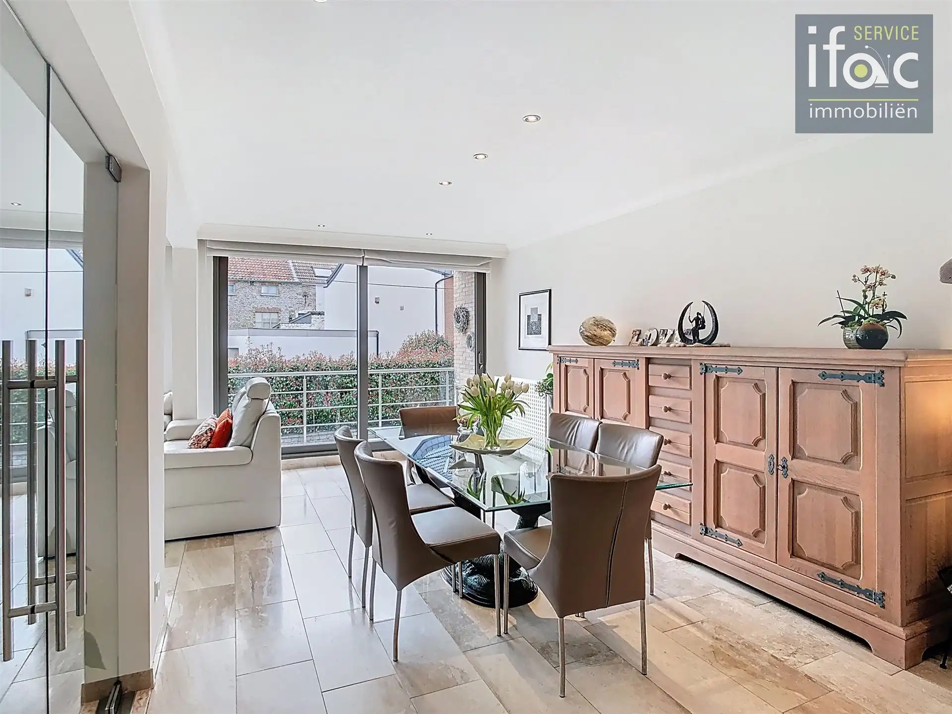 Super onderhouden 3 slaapkamer woning foto 4