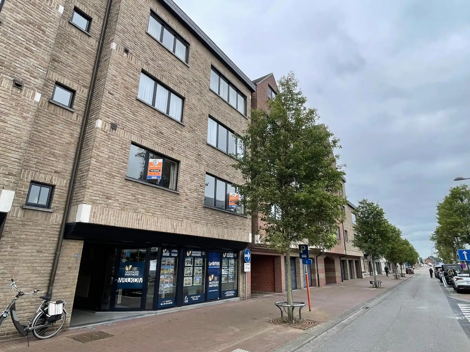 Ruim appartement in het centrum met 2 slaapkamers  en terras foto {{pictureIndex}}