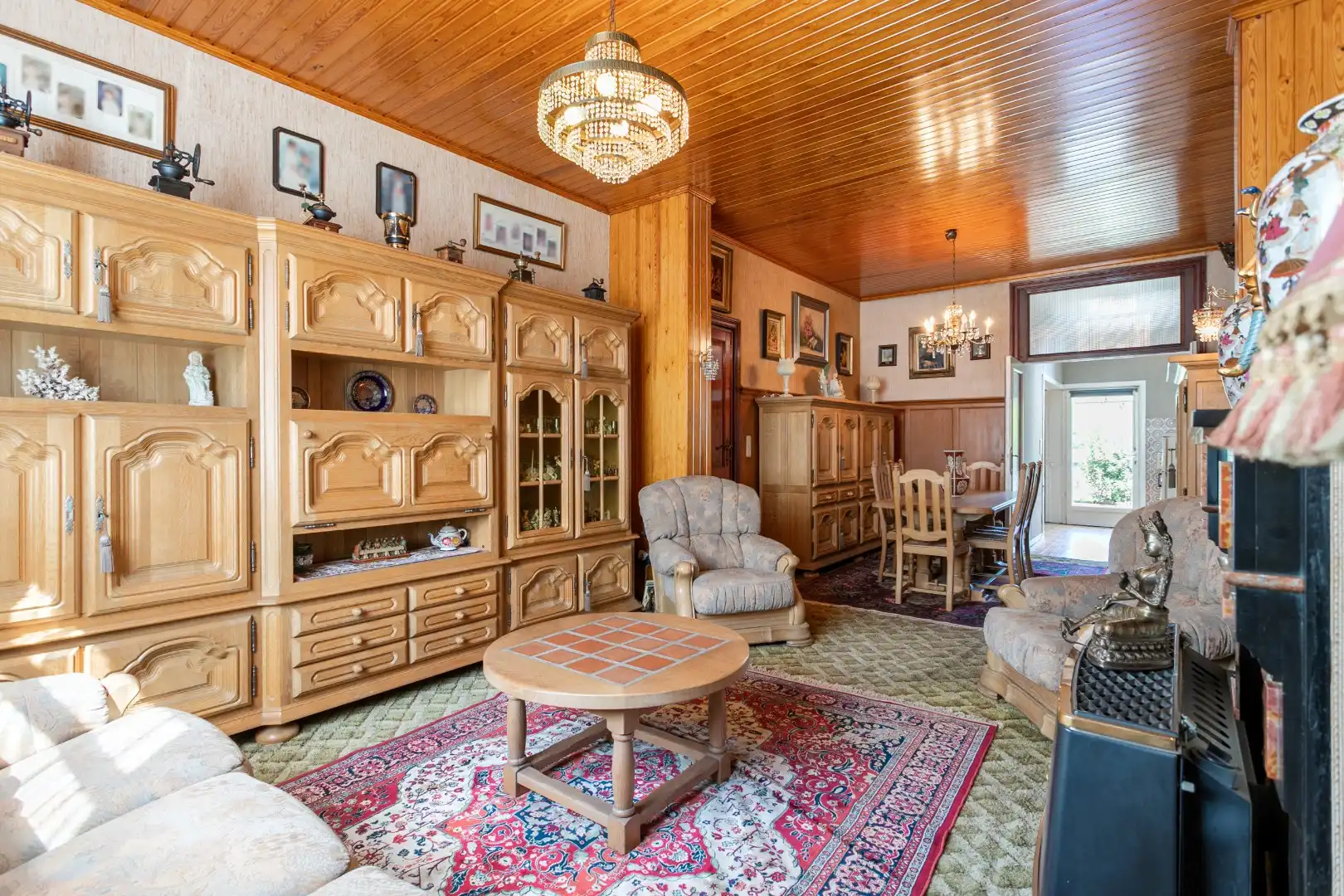 Te renoveren, karaktervolle woning met tal van mogelijkheden en tuin foto 4