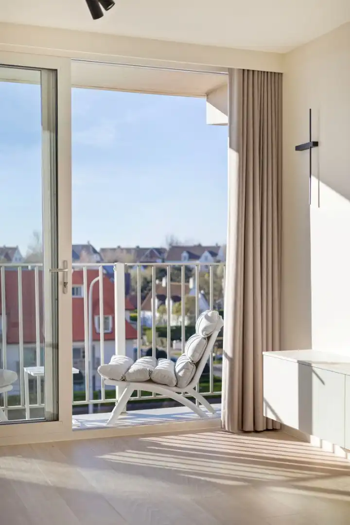 Luxueus gerenoveerd appartement + privé-kelder foto 3