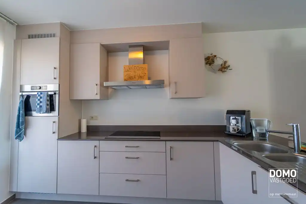 RUIM GELIJKVLOERS APPARTEMENT MET 2 SLAAPKAMERS, TERRAS EN PARKEERGELEGENHEID TE HASSELT (SINT-LAMBRECHTS-HERK) foto 6