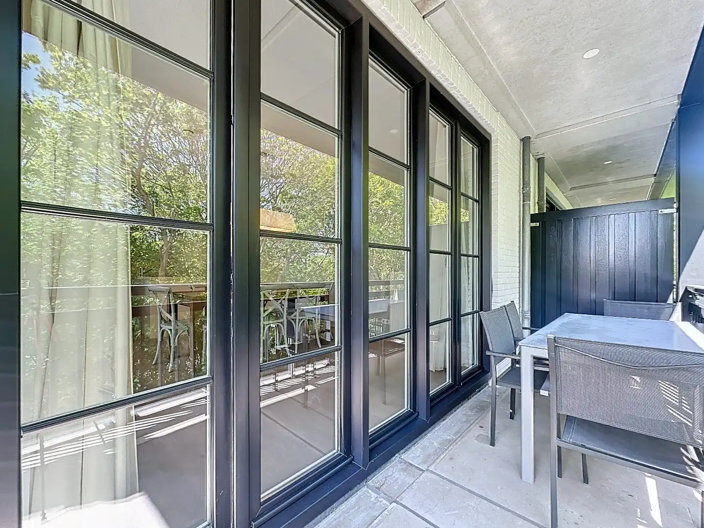 Stijlvol appartement met aangenaam terras foto 5