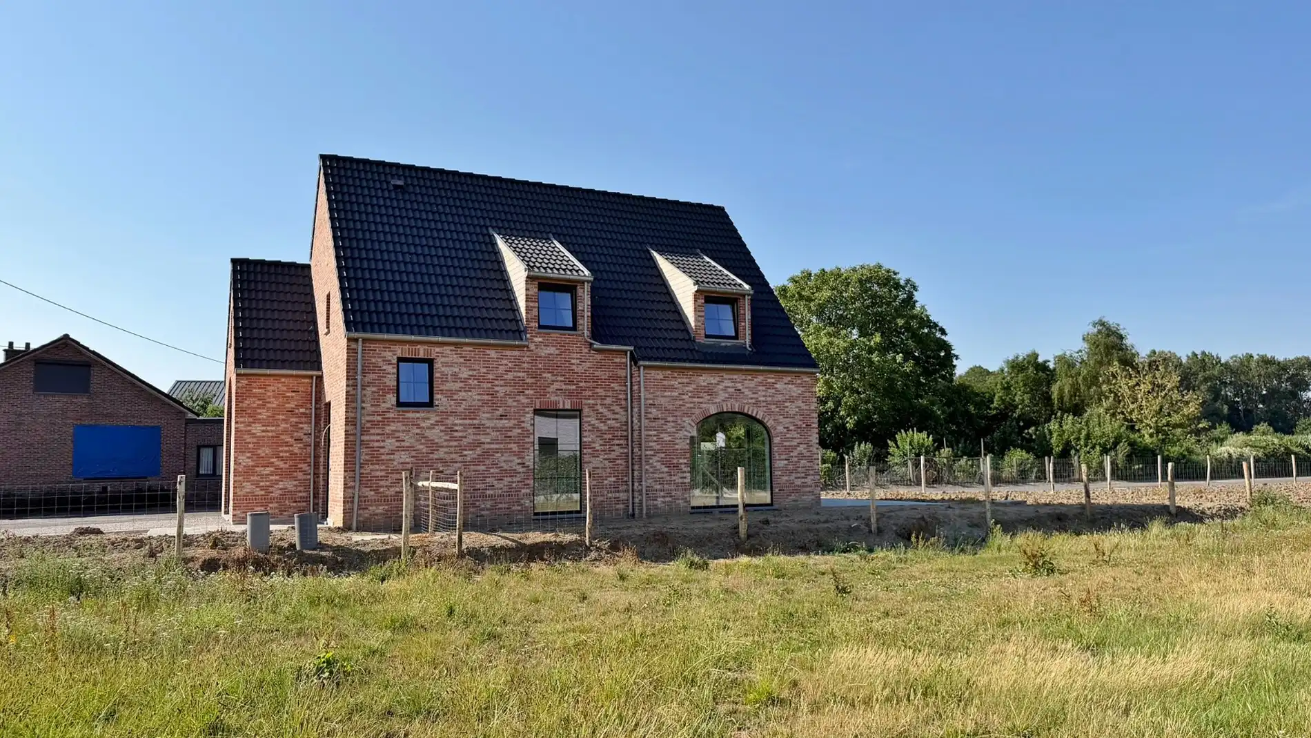 Exclusieve nieuwbouwvilla te huur – Luxueus wonen met prachtig open zicht foto 2