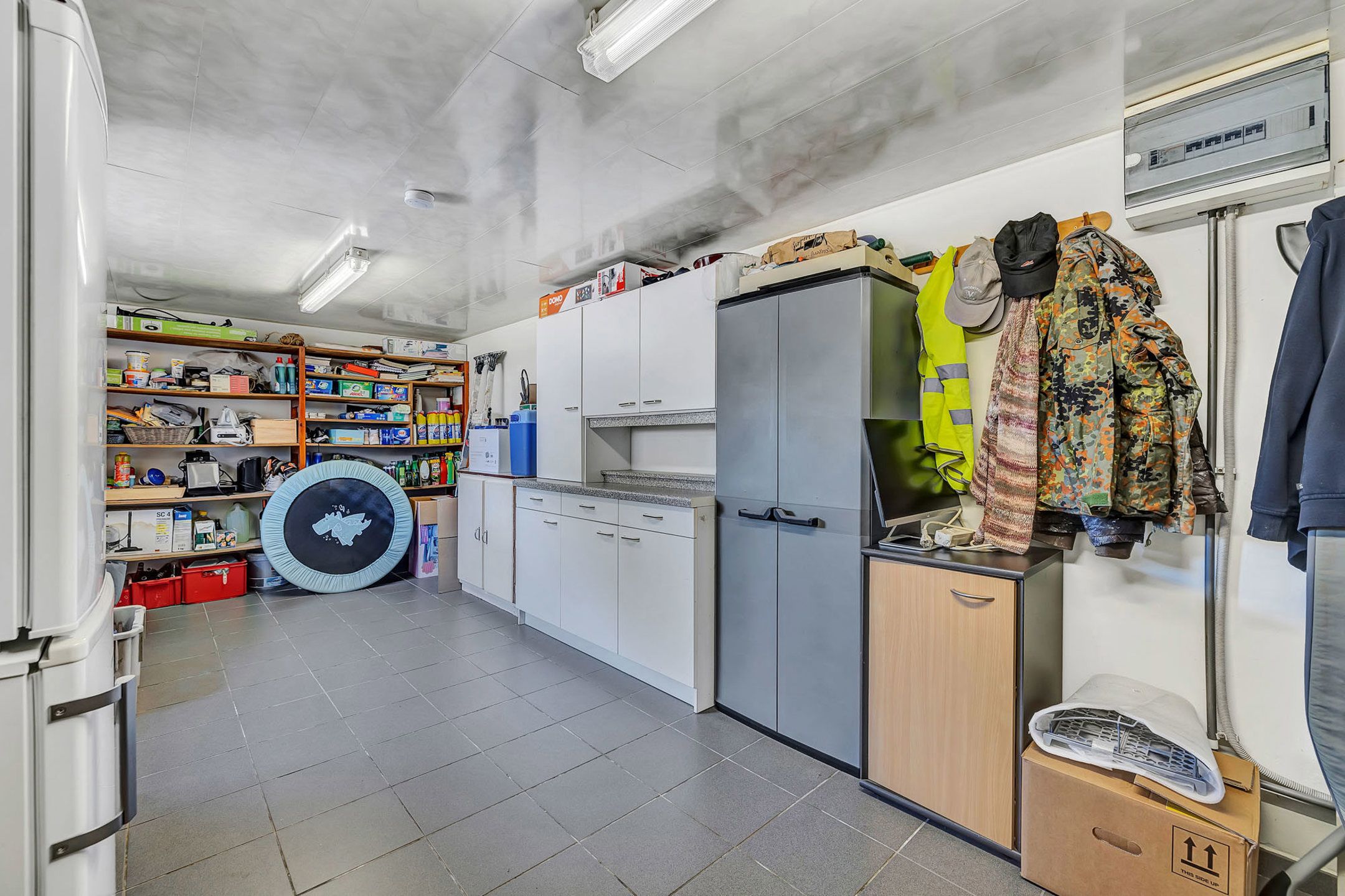 Instapklare woning met garage en tuin foto 13