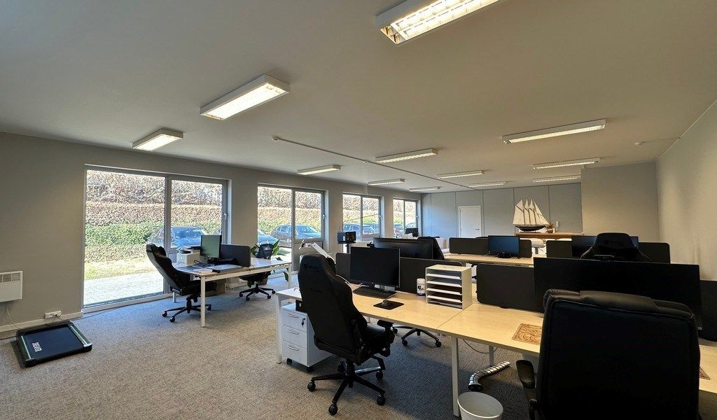 Instapklare burelen te huur in Sint Martens Latem foto 10